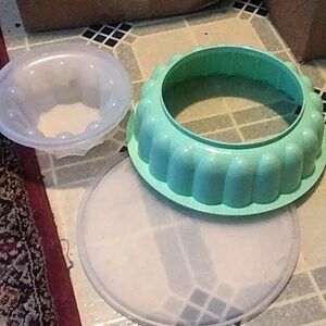 Tupperware green 3pc. Bunt  cake jello mold vintage